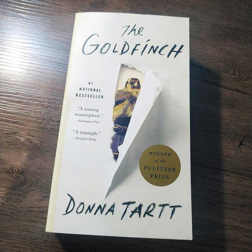 The Goldfinch: A Novel (Pulitzer Prize for Fiction)