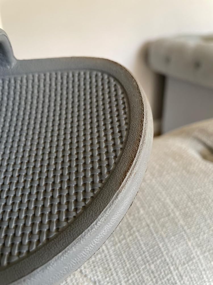 REEF Oasis Slide Waterproof Sandal, Lightweight and Flexible Beach Slide Sandal