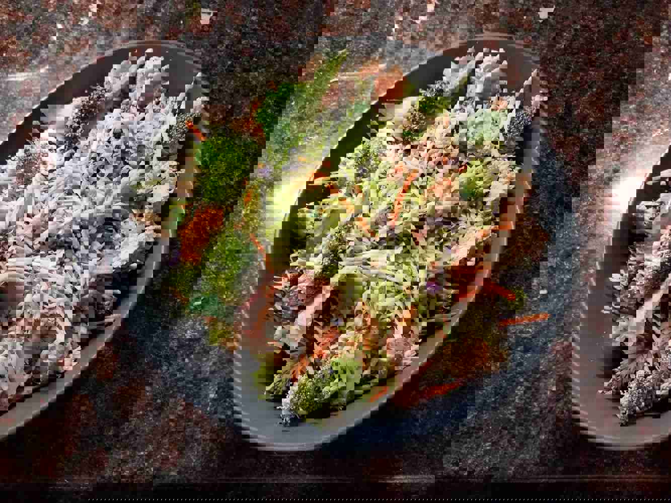 famiware Mercury Pasta Bowls Set of 4, 33 oz Large Salad Bowls, Ceramic Pasta Plates Bowls, Serving Bowls for Kitchen, Microwave &amp;amp; Dishwasher Safe, Black